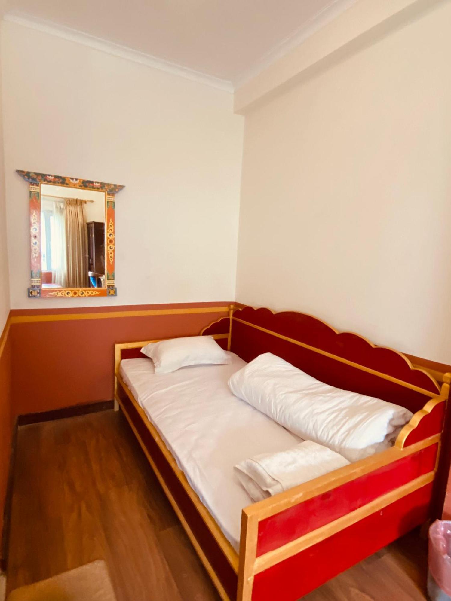 Three Jewels Boutique Hotel Pokhara Exterior foto