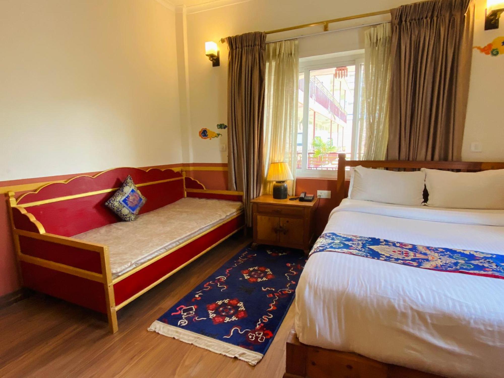 Three Jewels Boutique Hotel Pokhara Exterior foto