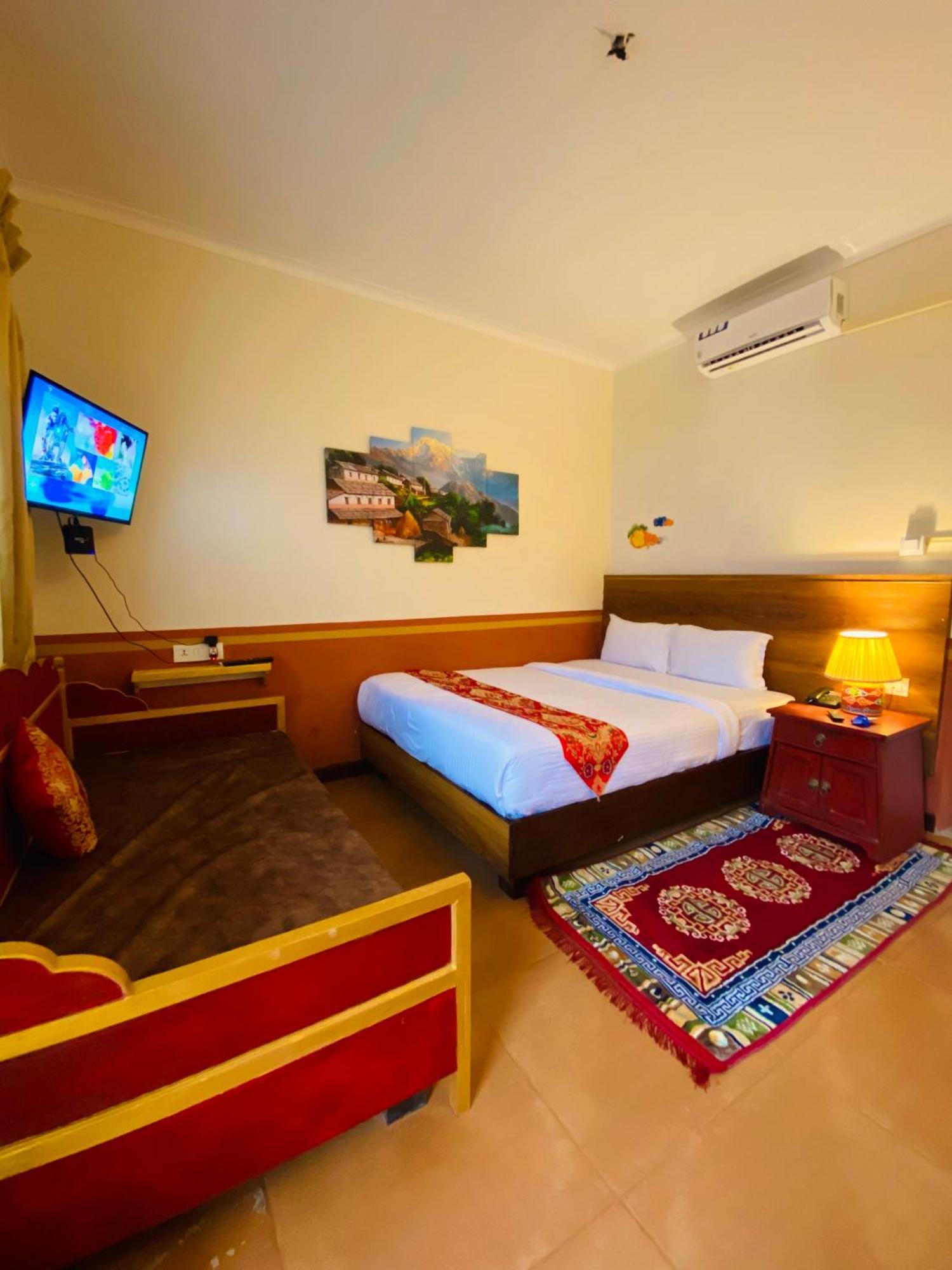 Three Jewels Boutique Hotel Pokhara Exterior foto