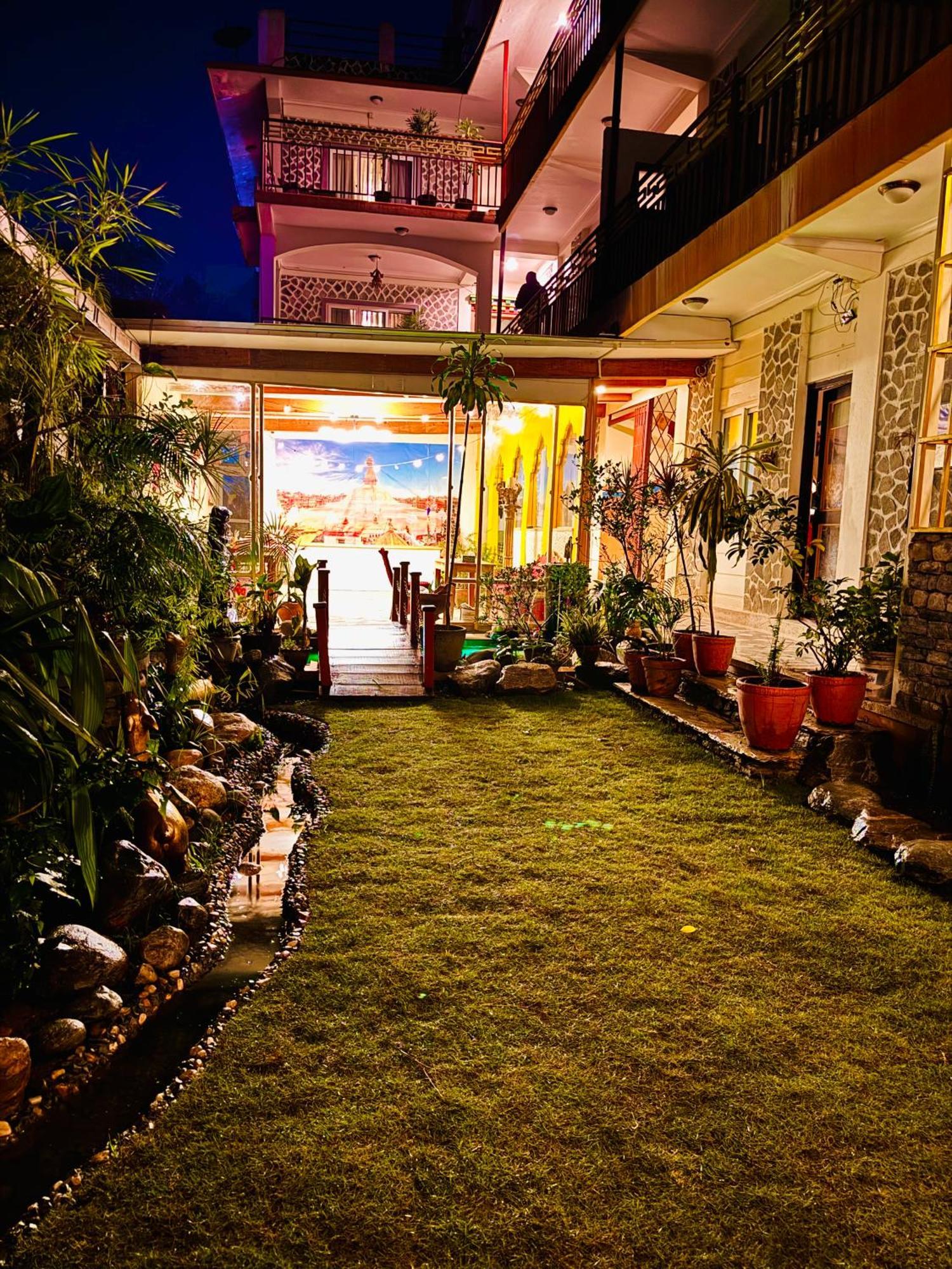 Three Jewels Boutique Hotel Pokhara Exterior foto
