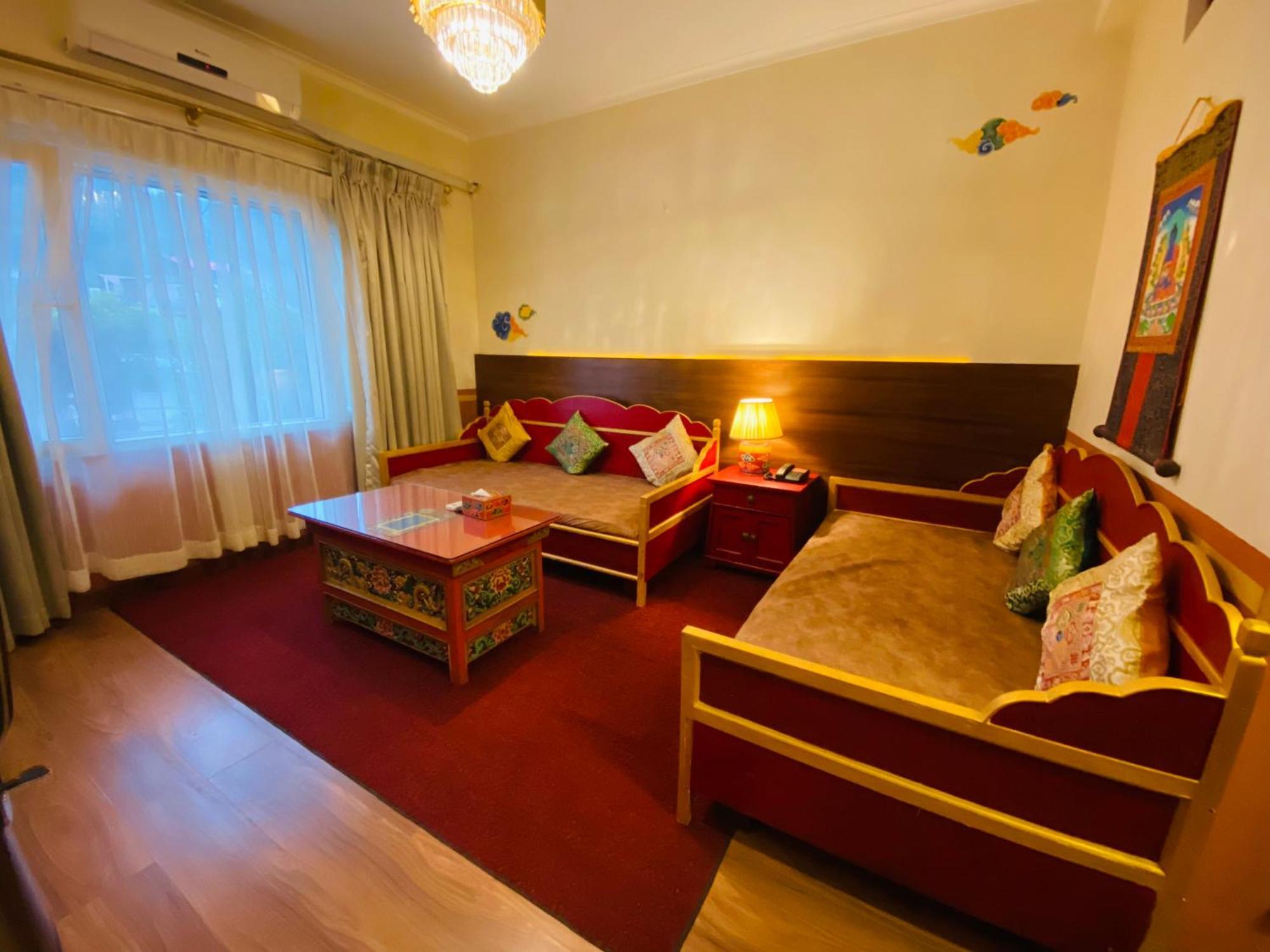 Three Jewels Boutique Hotel Pokhara Exterior foto