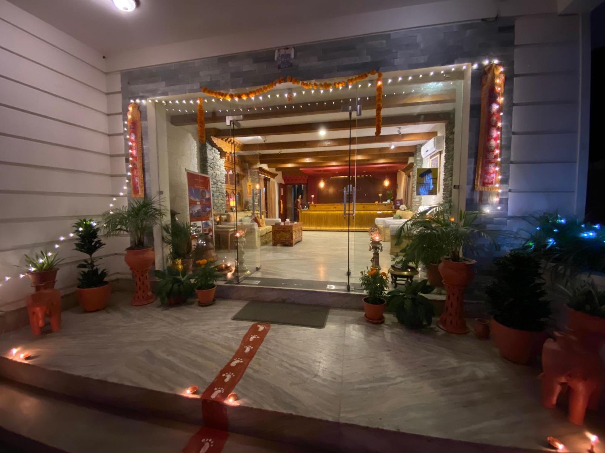 Three Jewels Boutique Hotel Pokhara Exterior foto